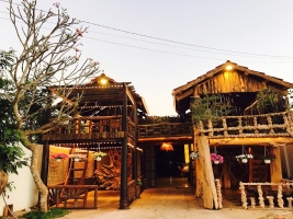 Nhà gỗ muồng đen